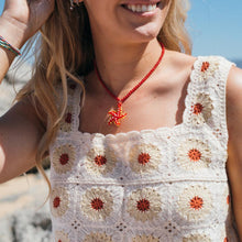 Cargar imagen en el visor de la galería, COLLAR PIEDRA ROJA ESTRELLA ROJA