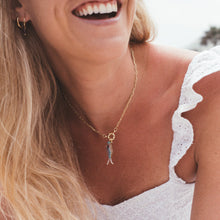 Cargar imagen en el visor de la galería, COLLAR CADENA GOLD PESCADO LILA CALIPSO