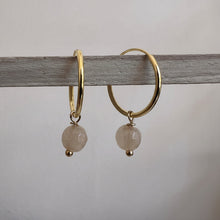 Cargar imagen en el visor de la galería, ARGOLLAS GOLD PIEDRA BEIGE
