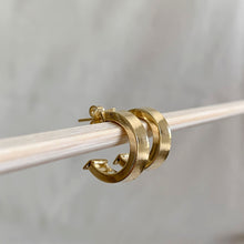 Cargar imagen en el visor de la galería, ARGOLLAS CUADRADAS GOLD