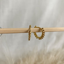 Cargar imagen en el visor de la galería, ARGOLLAS GOLD BOLITAS