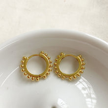 Cargar imagen en el visor de la galería, ARGOLLAS GOLD BOLITAS