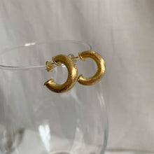 Cargar imagen en el visor de la galería, ARGOLLAS TUBO 20 GOLD