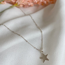 Cargar imagen en el visor de la galería, COLLAR PLATA BALLS ESTRELLA LISA