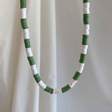 Cargar imagen en el visor de la galería, COLLAR MOSTACILLAS VERDE BLANCO