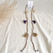 Cargar imagen en el visor de la galería, STRAPS POMPONES GAMUZA