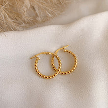 Cargar imagen en el visor de la galería, ARGOLLAS GOLD ONDULADA