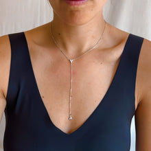 Cargar imagen en el visor de la galería, CASCADA PLATA FLOR