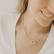 Cargar imagen en el visor de la galería, COLLAR GOLD CADENA BROCHE PALITO