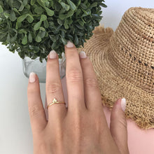 Cargar imagen en el visor de la galería, ANILLO GOLD 3 ZIRCONES - Piedra Marina