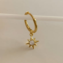 Cargar imagen en el visor de la galería, ARGOLLA SOL ZIRCÓN ORO - Piedra Marina