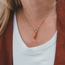 Cargar imagen en el visor de la galería, COLLAR CADENA GOLD PESCADO NARANJO ROSADO
