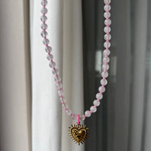 Cargar imagen en el visor de la galería, COLLAR PIEDRA ROSADA CORAZÓN
