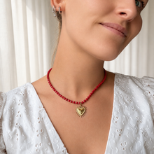 Cargar imagen en el visor de la galería, COLLAR PIEDRA CORAL CORAZON
