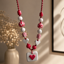 Cargar imagen en el visor de la galería, COLLAR CERAMICA BLANCO CON ROJO
