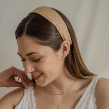 Cargar imagen en el visor de la galería, CINTILLO PAJA BEIGE
