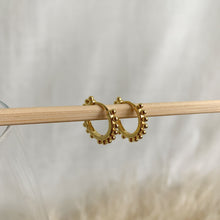 Cargar imagen en el visor de la galería, ARGOLLAS GOLD BOLITAS

