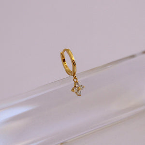ARGOLLA FLOR ZIRCONES GOLD