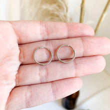 Cargar imagen en el visor de la galería, ARGOLLAS LUDO PLATA
