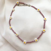 Cargar imagen en el visor de la galería, COLLAR MOSTACILLAS LILAS FLORES
