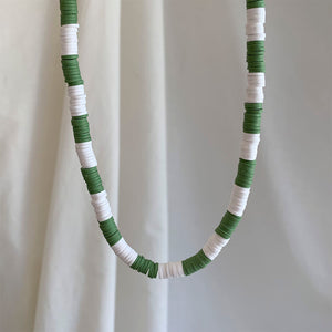 COLLAR MOSTACILLAS VERDE BLANCO